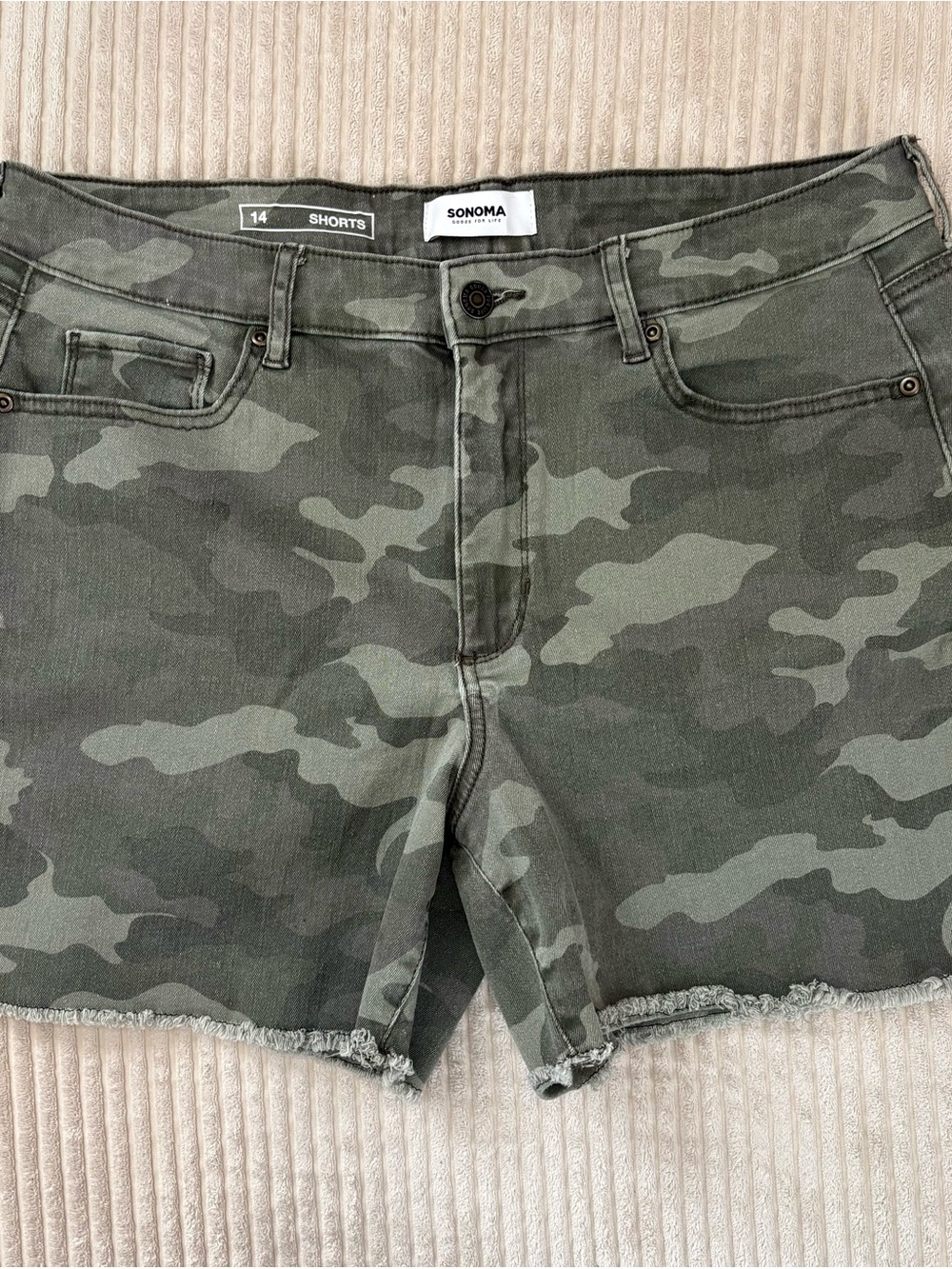 Sonoma Olive Camo Frayed-Hem Denim Shorts Size 14